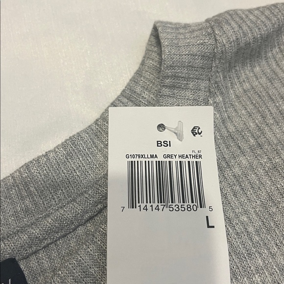 Two-Piece Grey Gap long sleeve top and pants set - Picture 4 of 4